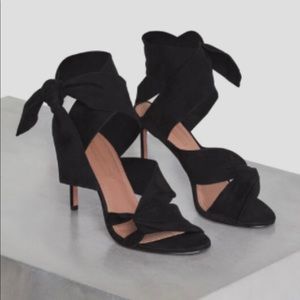 BCBG MaxAzria Emma Knotted Suede Sandal. Size 9B/39